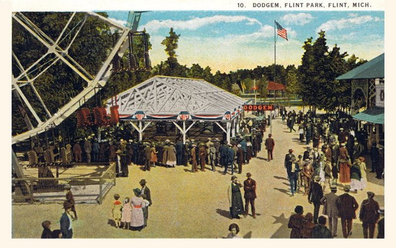 Flint Park (Flint Amusement Park) - Dodgem With Ferris Wheel (newer photo)